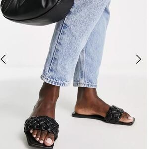 Truffle Collection Black Woven Square Toe Flat Slides size US 7 EUC